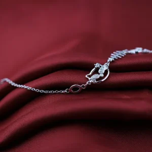 Minimalist Metal Necklace – Versatile Fashion Jewelry | Sleek and Lightweight Design